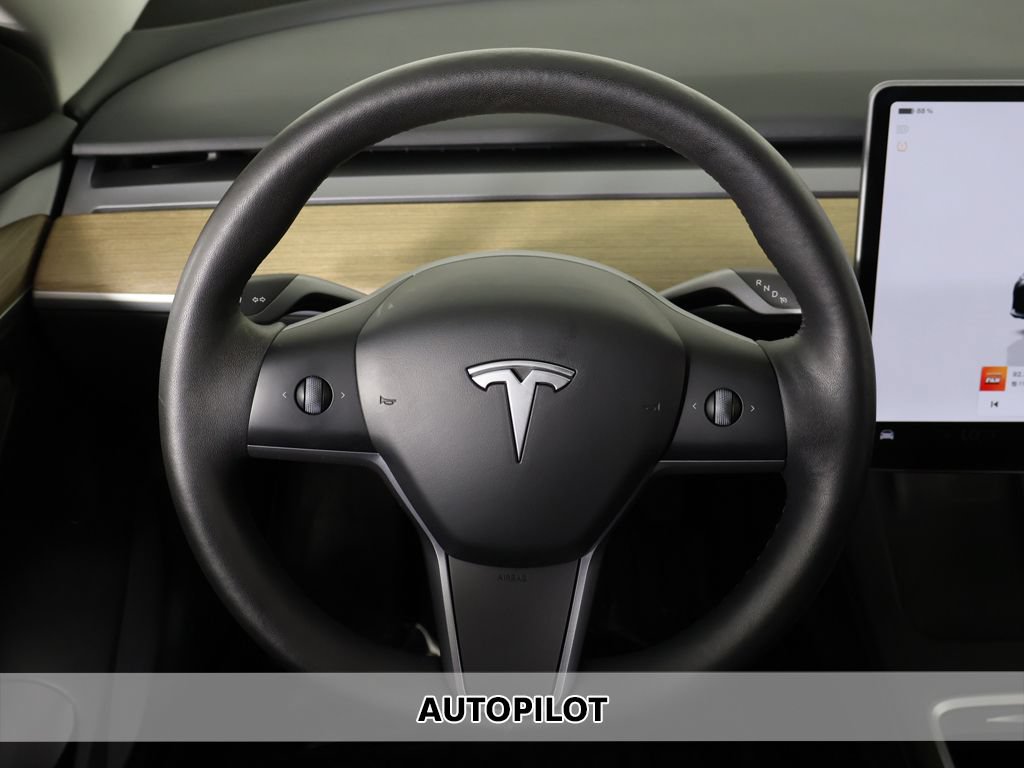 Used 2023 Tesla Model 3 Standard Range RWD image 3