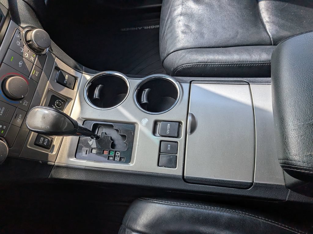 Used 2012 Toyota Highlander SE w/ Tow Pkg FWD image 21