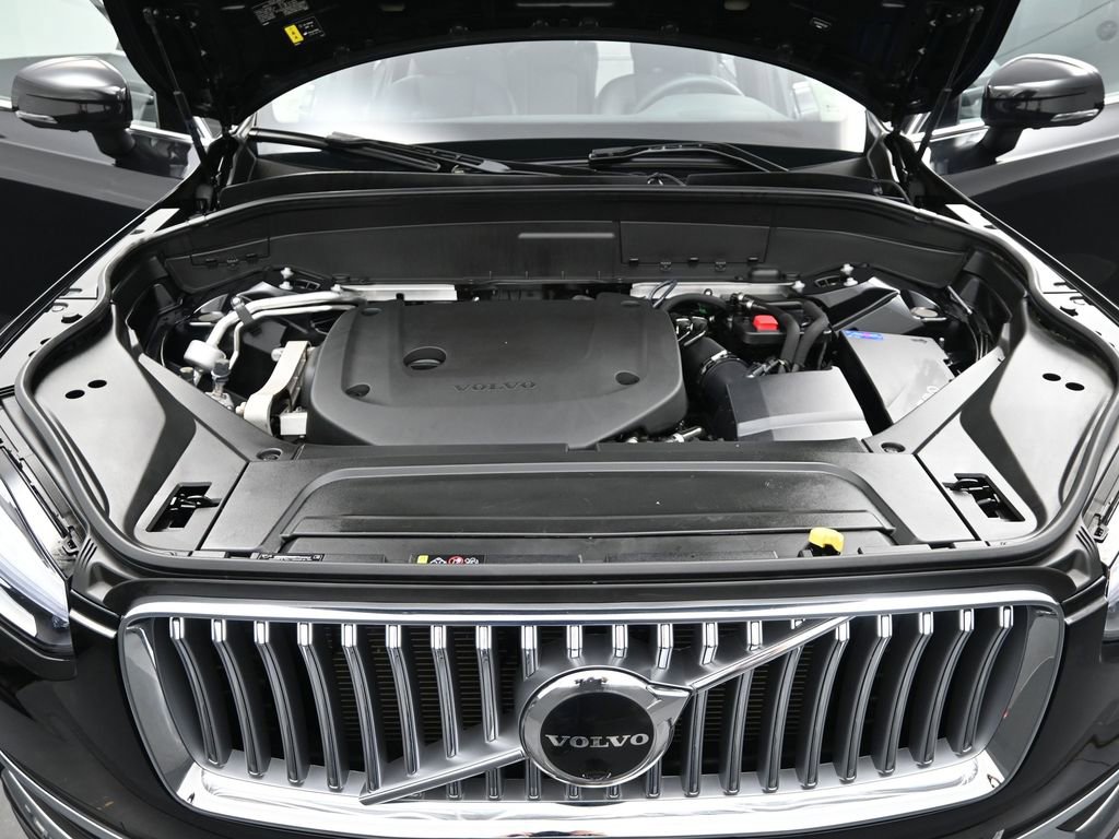 Used 2023 Volvo XC90 B6 Plus image 23