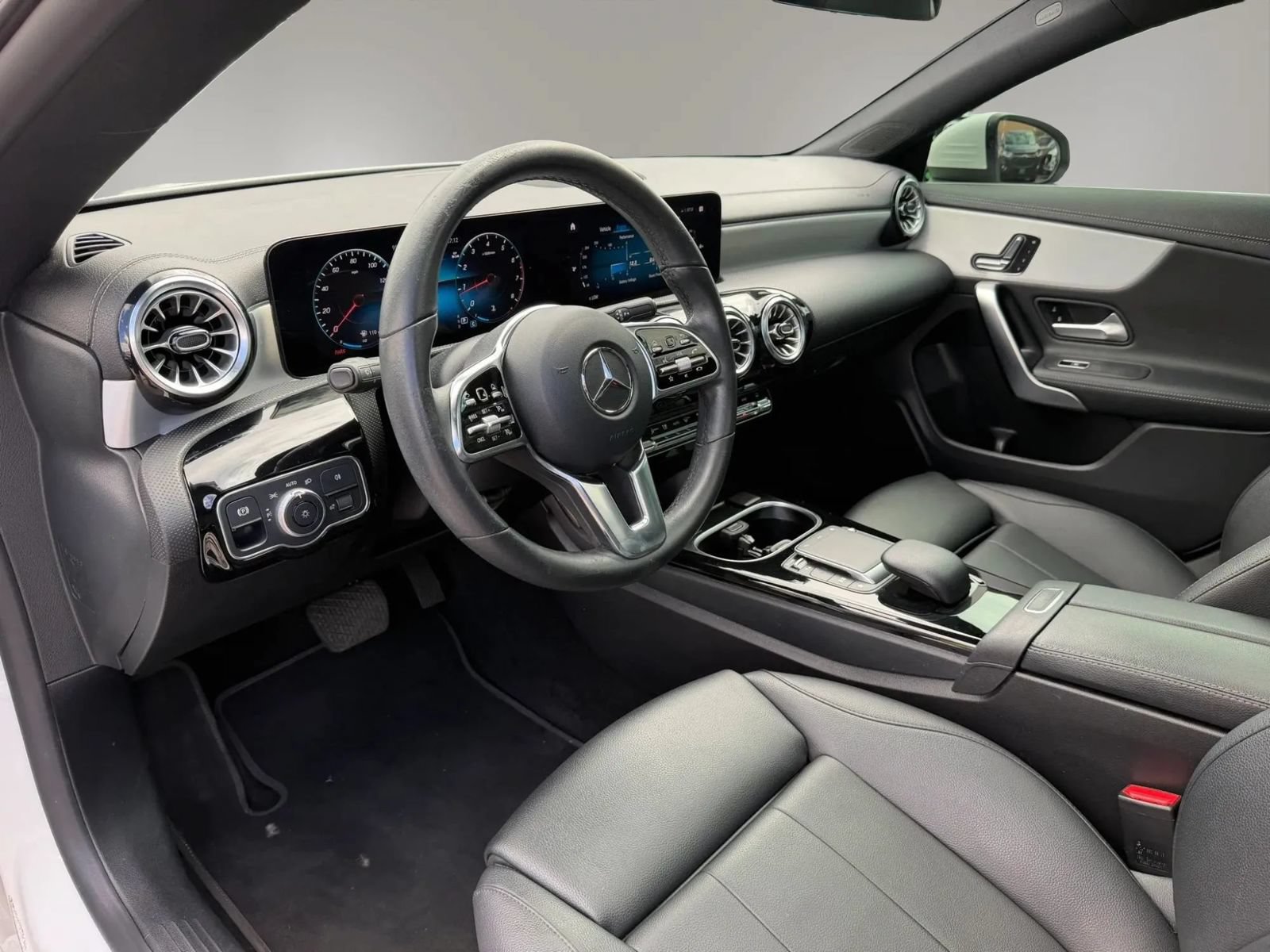 Used 2023 Mercedes-Benz CLA 250 w/ Premium Package image 10