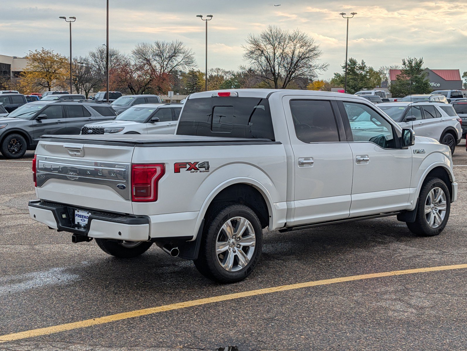 Used 2017 Ford F150 Platinum w/ Equipment Group 701A Luxury AWD/4WD image 5