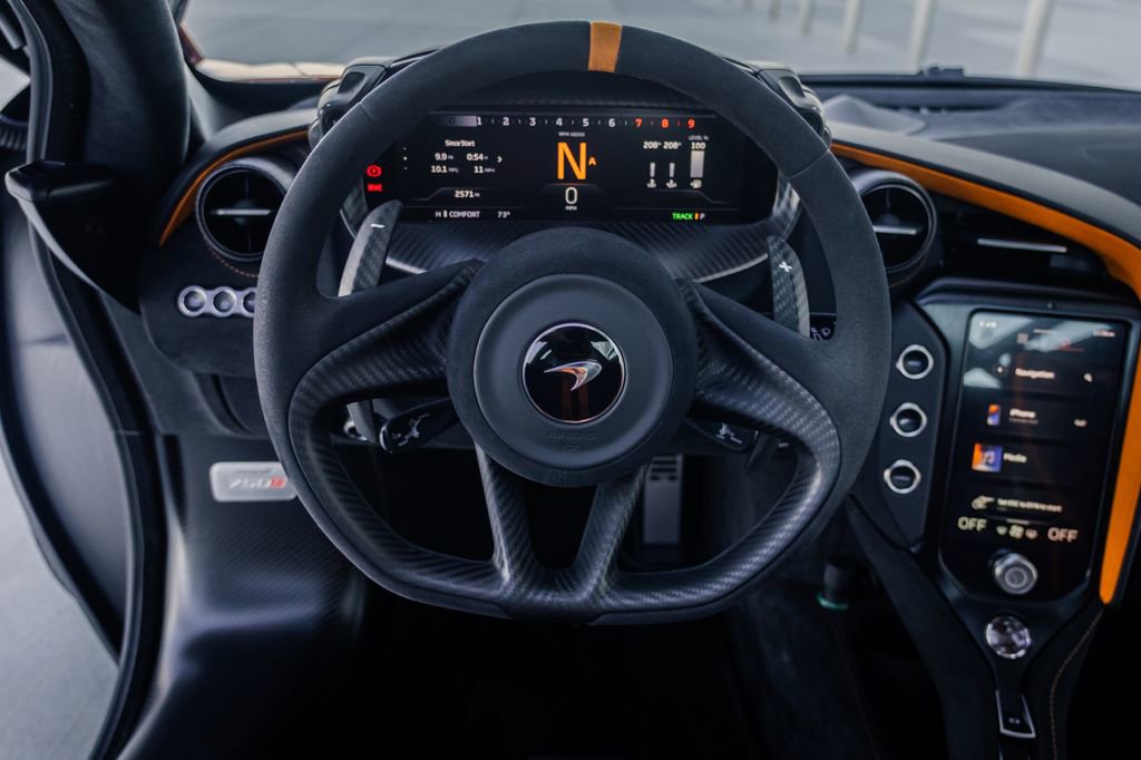 Used 2024 McLaren 750S image 18