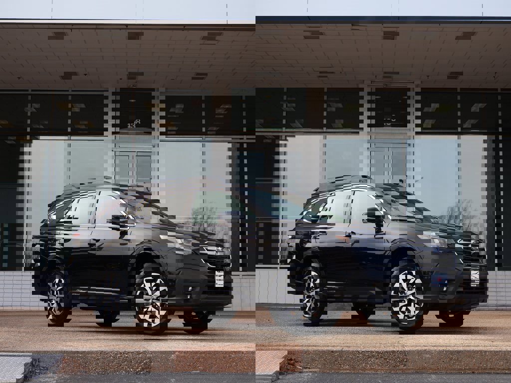 Used 2022 Subaru Outback Premium image 2