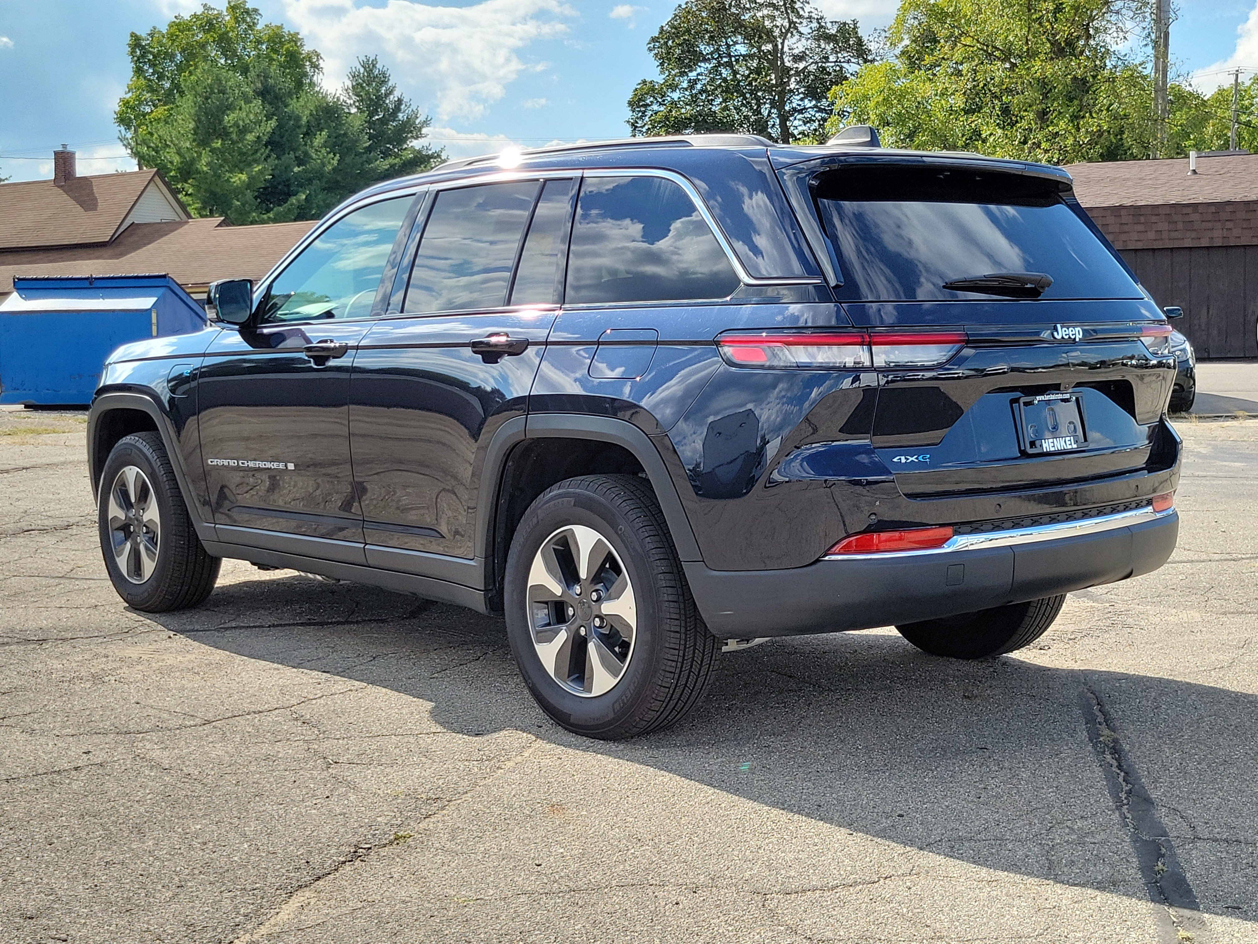 Used 2024 Jeep Grand Cherokee Limited 4xe AWD/4WD image 3