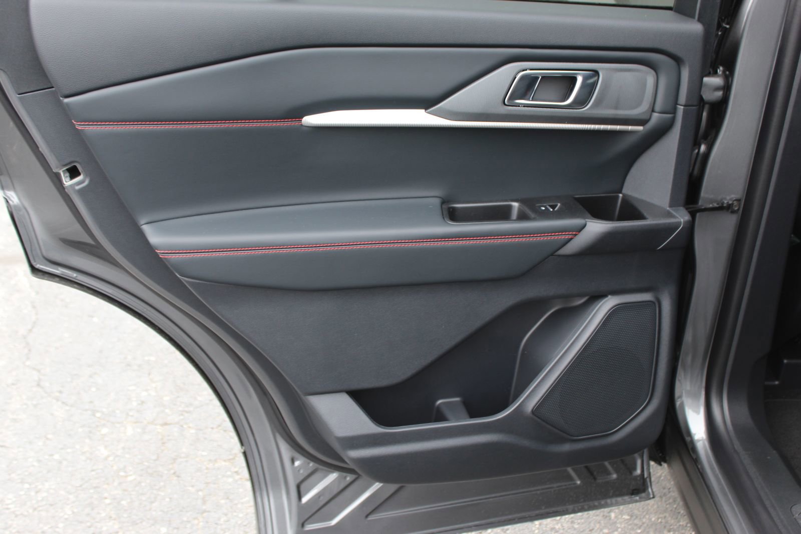 New 2026 Ford Explorer ST-Line w/ ST-Line Street Pack image 20