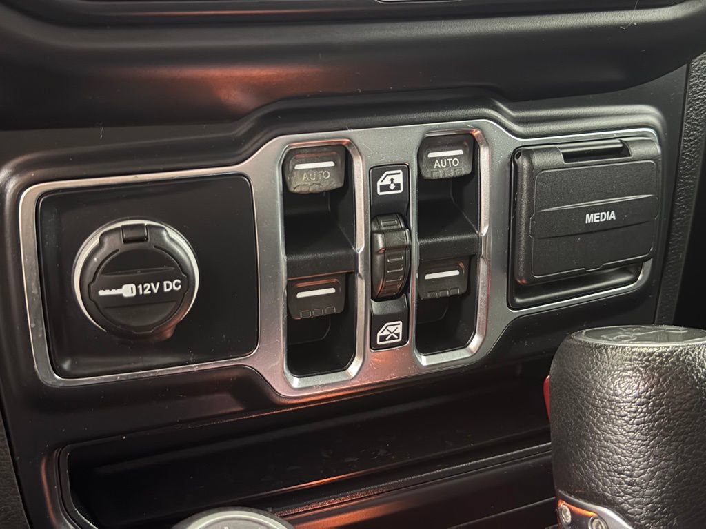 Used 2018 Jeep Wrangler Unlimited Sport S AWD/4WD image 24