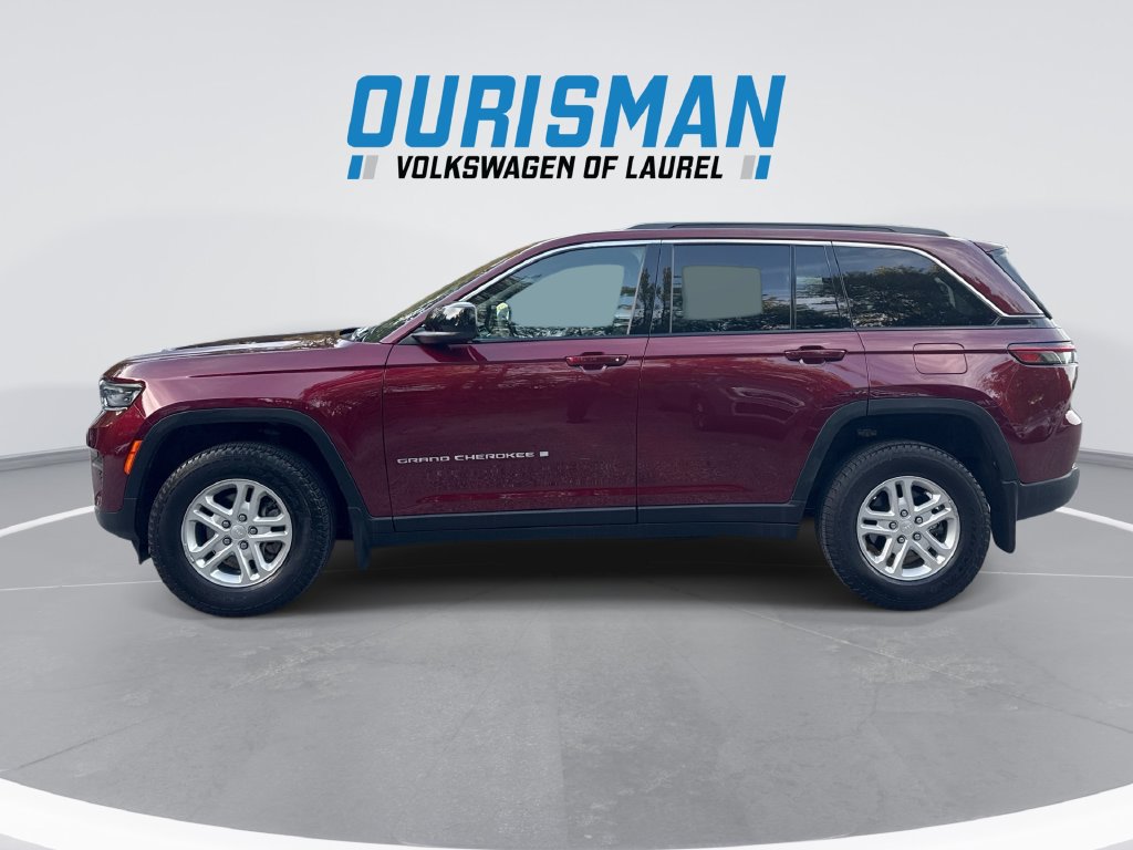 Used 2025 Jeep Grand Cherokee Laredo w/ MOPAR Finishing Package AWD/4WD image 5