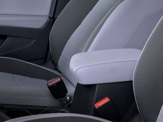 Used 2024 Volkswagen Taos SE image 21