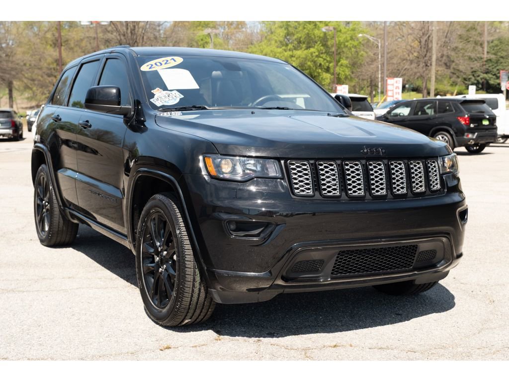 Used 2021 Jeep Grand Cherokee Laredo X image 32