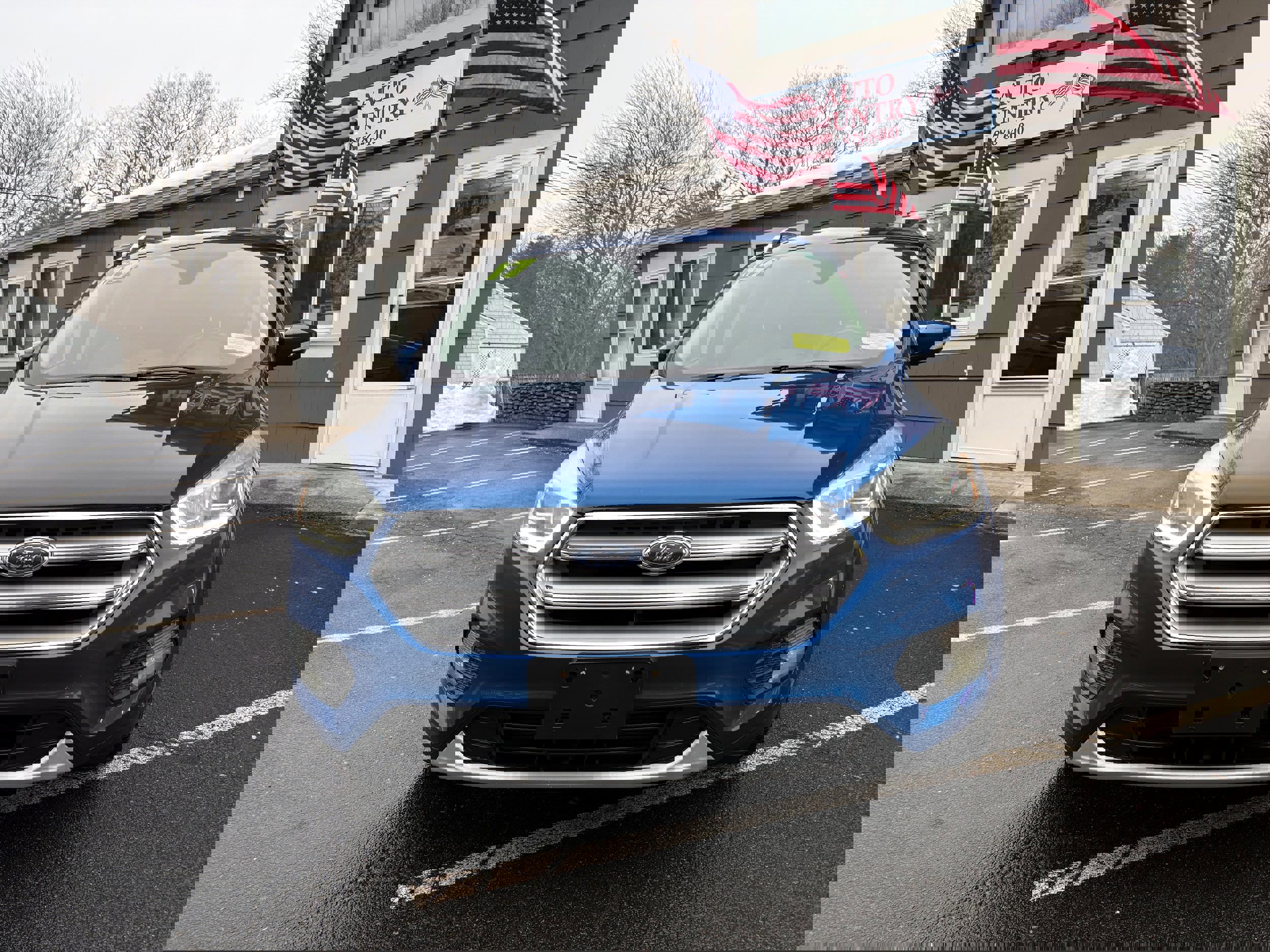 Used 2017 Ford Escape Titanium image 3