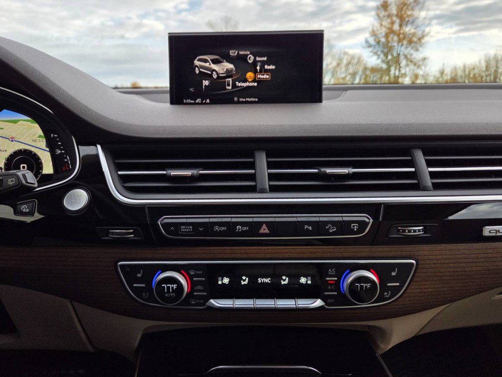 Used 2017 Audi Q7 3.0T Prestige AWD/4WD image 23