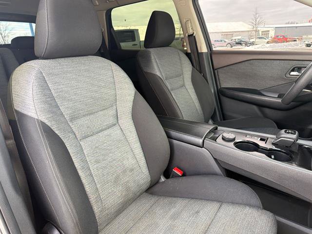 Used 2023 Nissan Rogue SV image 46