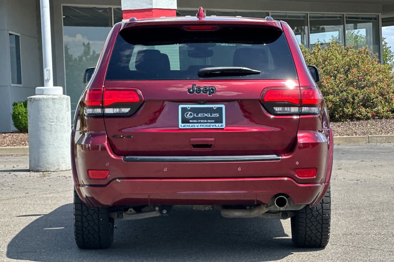 Used 2018 Jeep Grand Cherokee Altitude AWD/4WD image 8