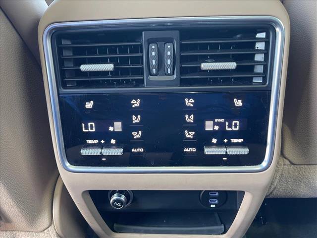 Used 2021 Porsche Cayenne Coupe AWD/4WD image 18