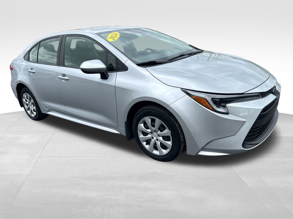 Used 2024 Toyota Corolla LE AWD/4WD image 7