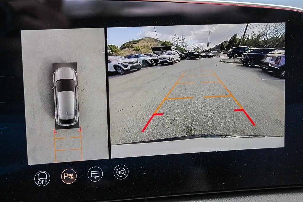 Used 2025 Cadillac Optiq Sport 1 image 25