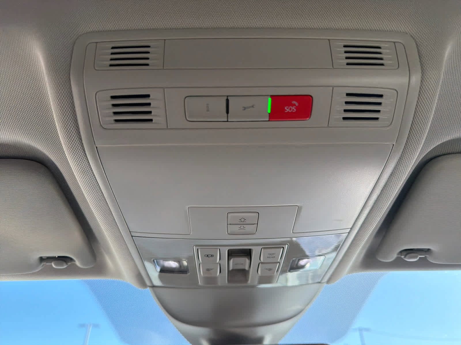 Certified 2025 Volkswagen Taos SEL image 33