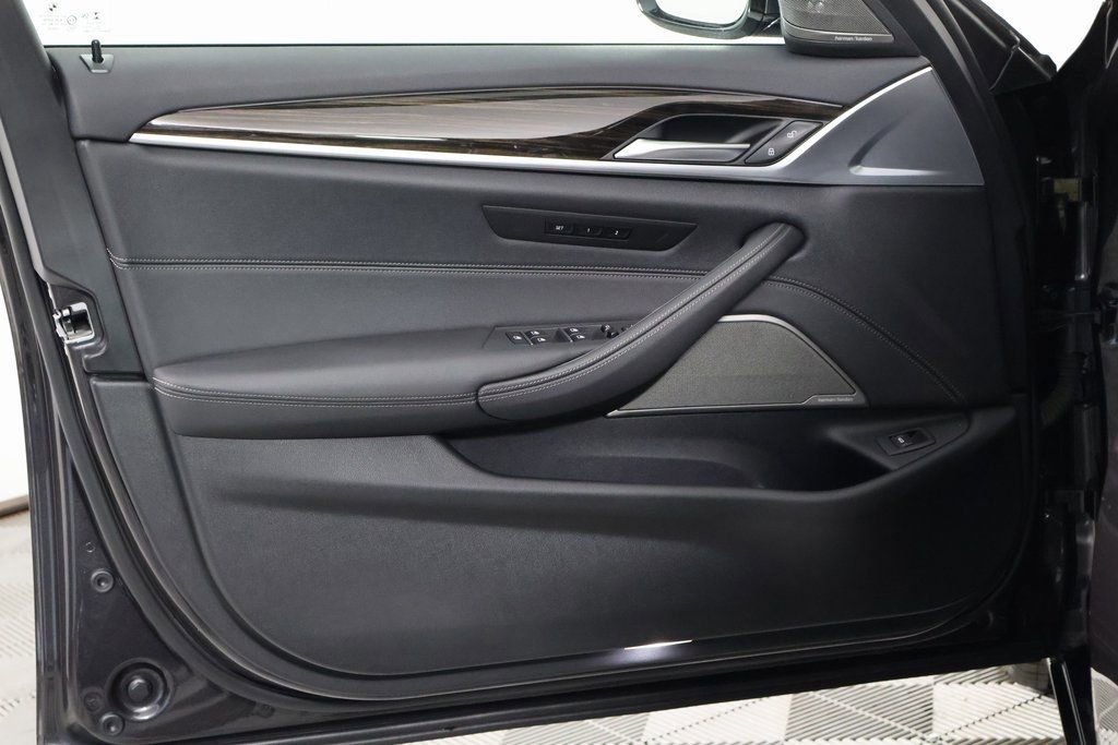 Used 2023 BMW 540i 540i w/ Premium Package image 12
