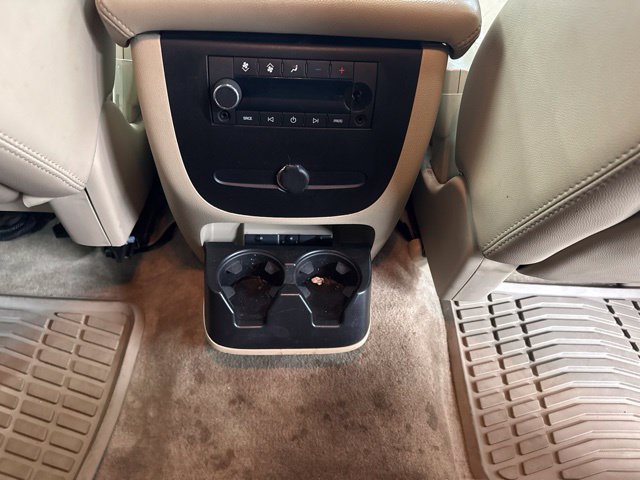 Used 2007 GMC Yukon SLT w/ SLT Preferred Equipment Group AWD/4WD image 32