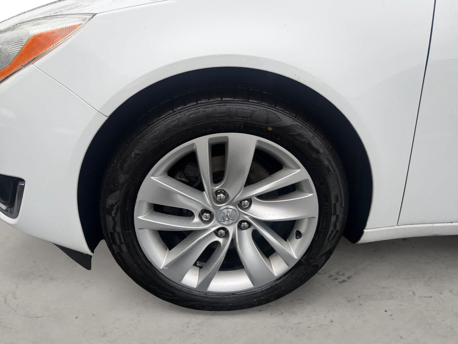 Used 2017 Buick Regal AWD image 10