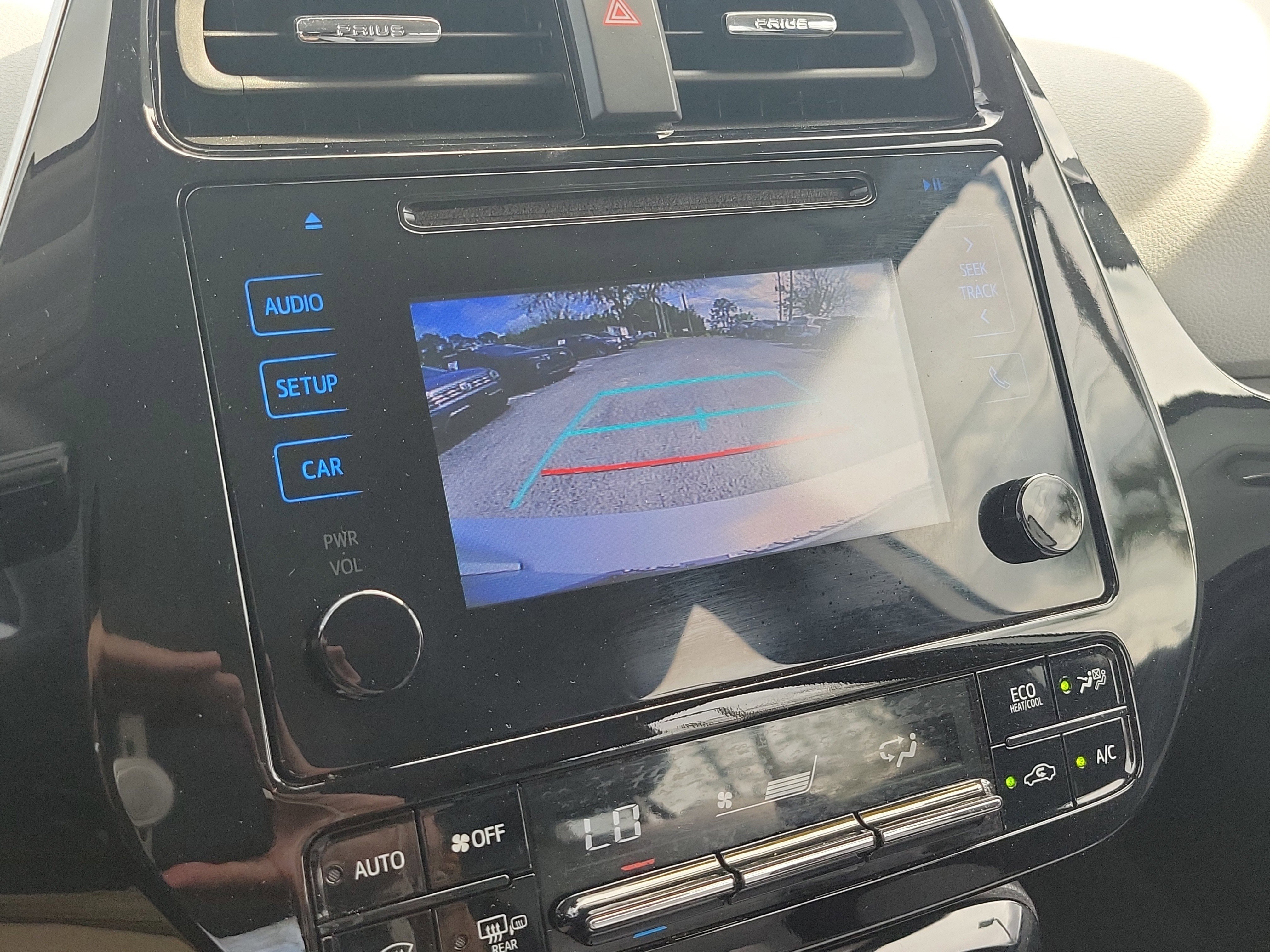 Used 2019 Toyota Prius L Eco FWD image 31