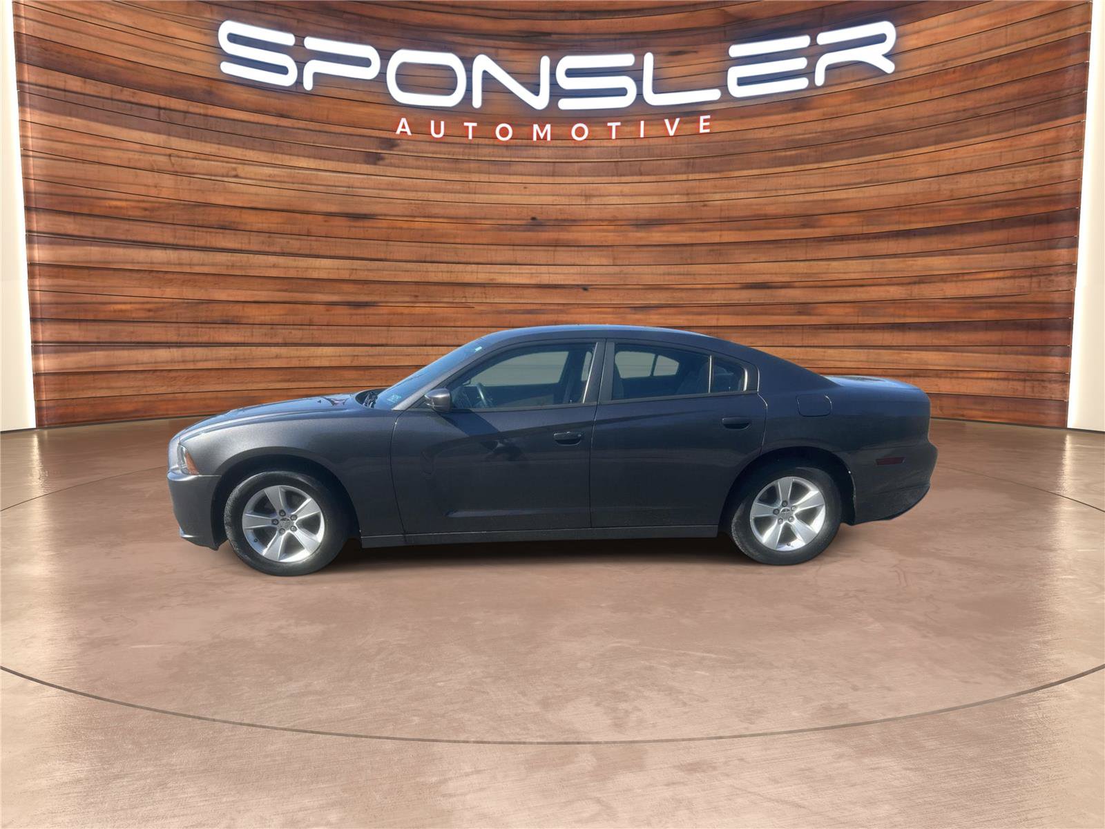 Used 2014 Dodge Charger SE RWD image 2