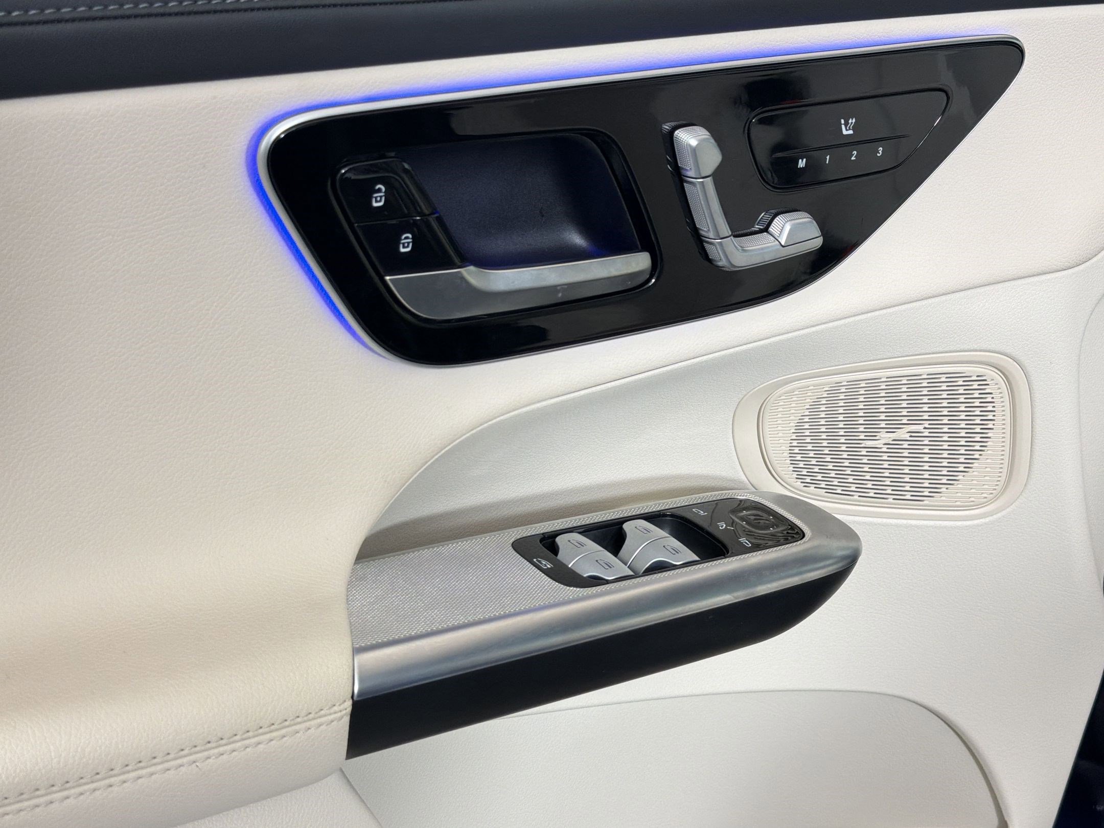 Used 2024 Mercedes-Benz GLC 300 image 14