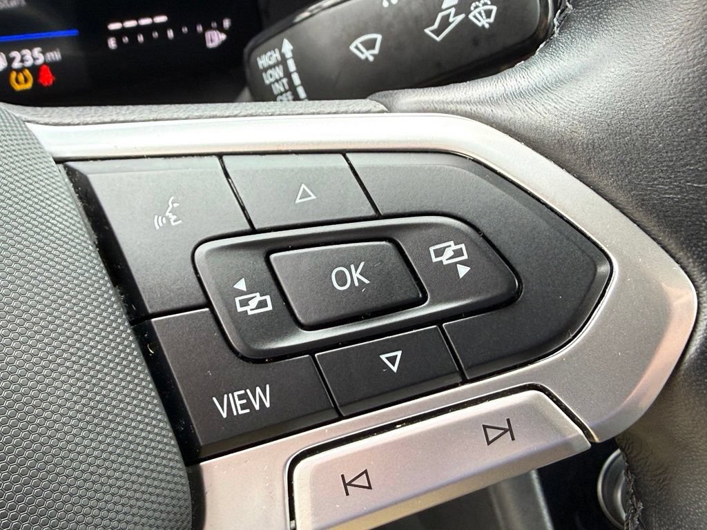 Used 2024 Volkswagen Jetta SE FWD image 25