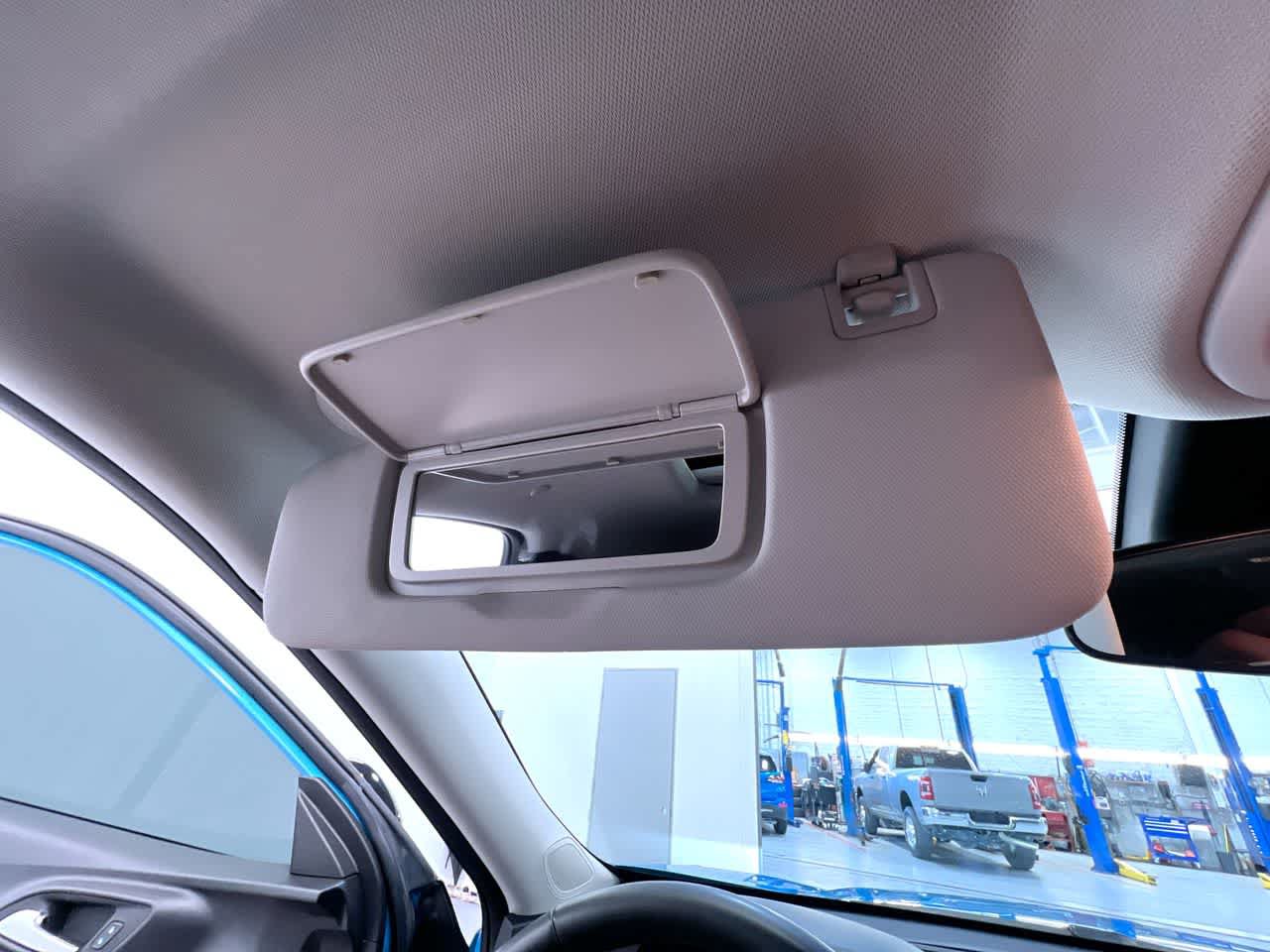 Used 2025 Chevrolet Trax ACTIV w/ Sunroof Package FWD image 32
