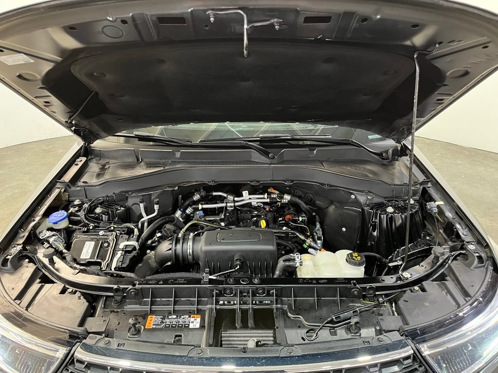 Used 2022 Ford Explorer XLT AWD/4WD image 6