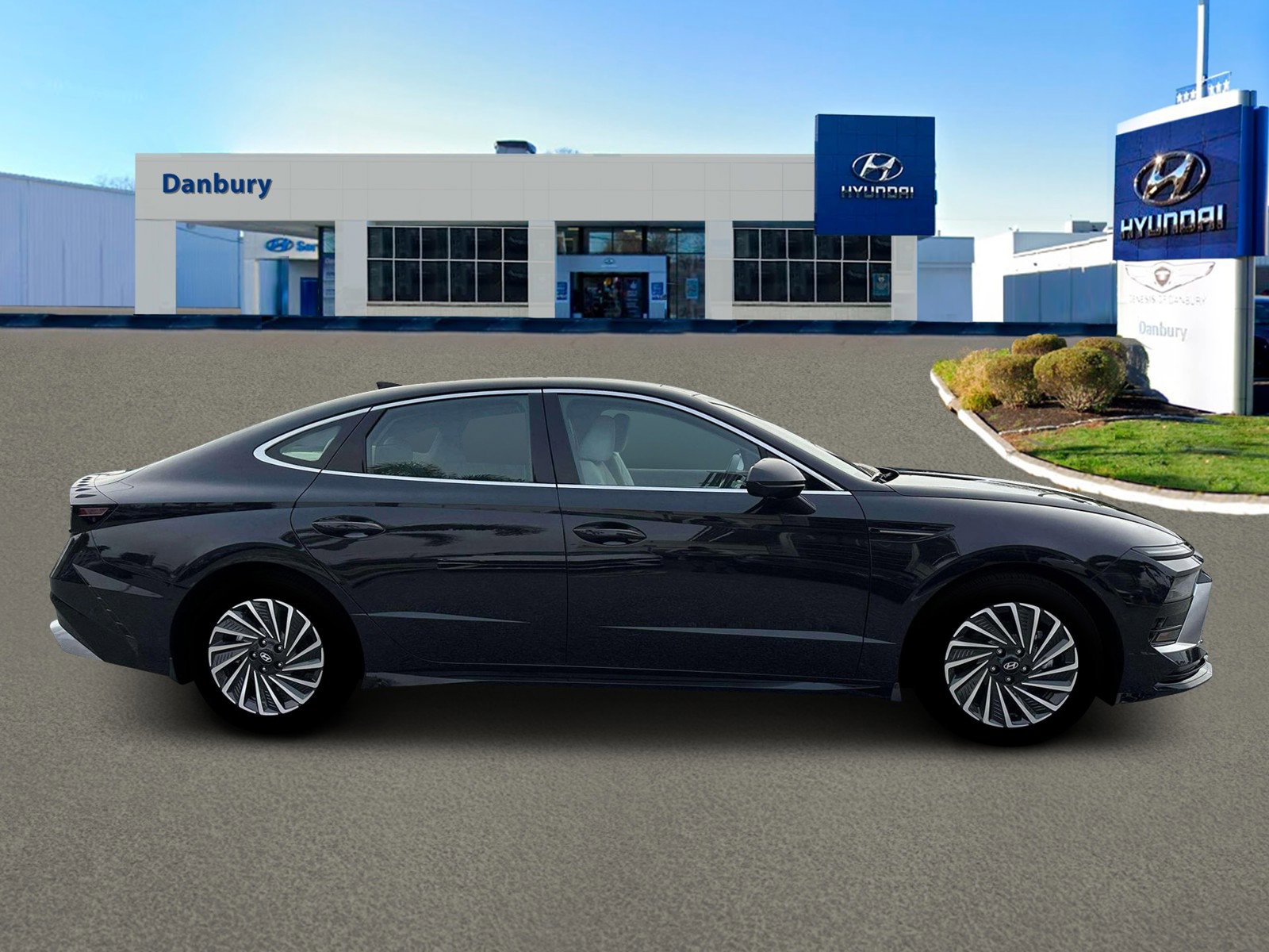 New 2026 Hyundai Sonata Limited FWD image 9