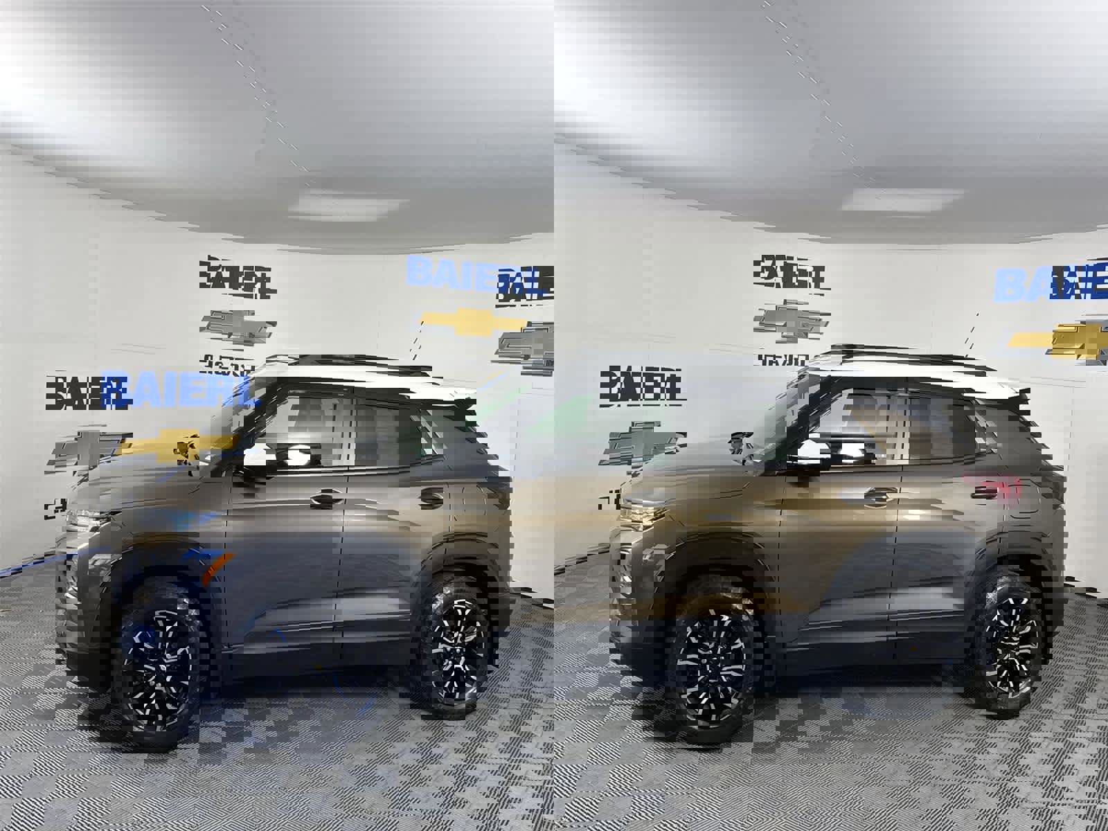 Used 2022 Chevrolet TrailBlazer ACTIV w/ Sun and Liftgate Package image 2