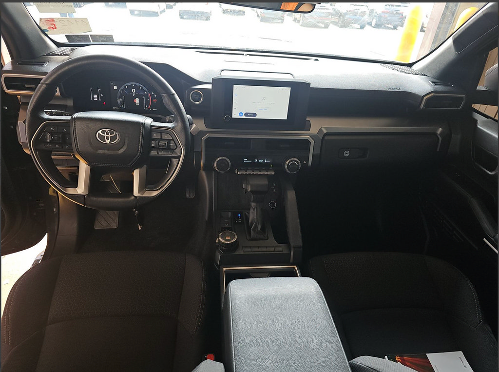 Used 2025 Toyota 4Runner SR5 AWD/4WD image 9
