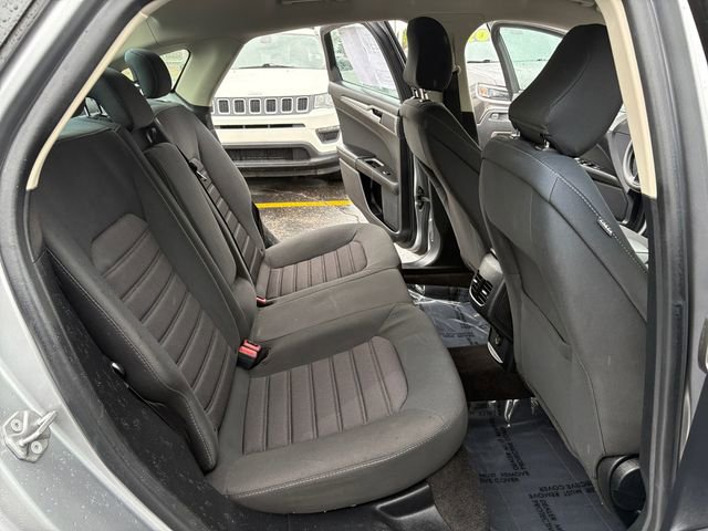 Used 2020 Ford Fusion SE image 16