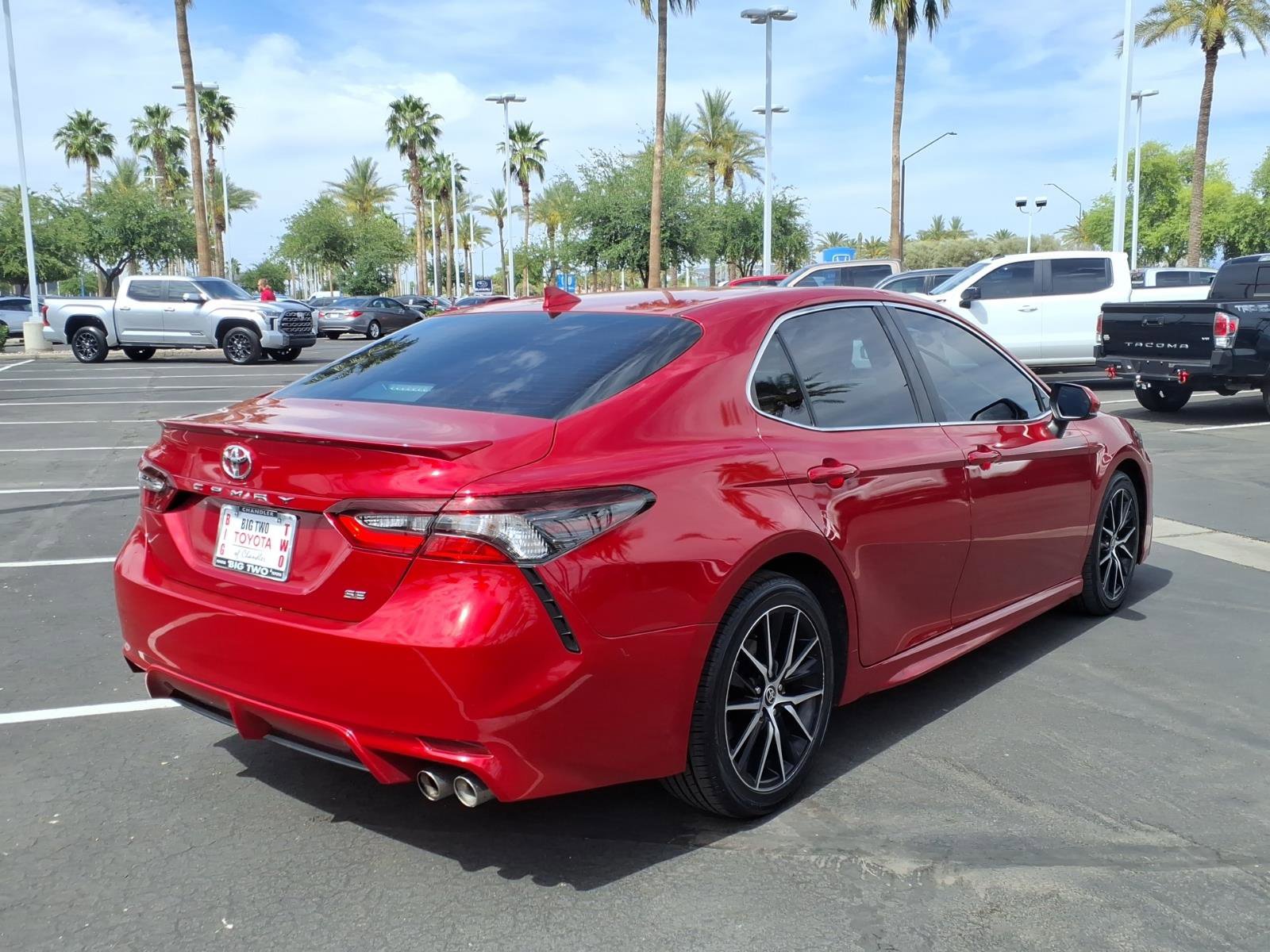 Used 2021 Toyota Camry SE w/ Carpet Mat Package (TMS) FWD image 4