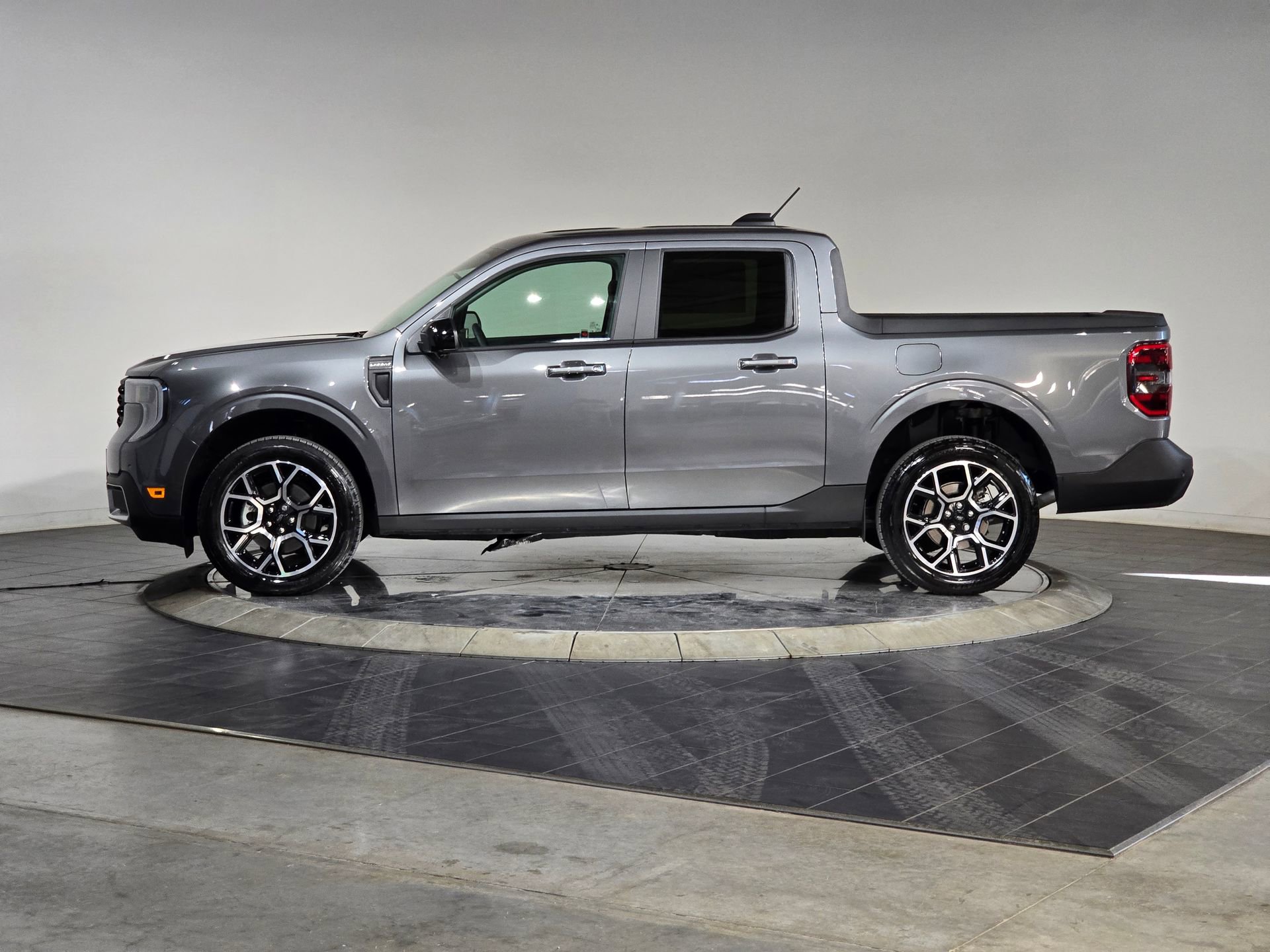 New 2025 Ford Maverick Lariat w/ 4K Tow Package image 7