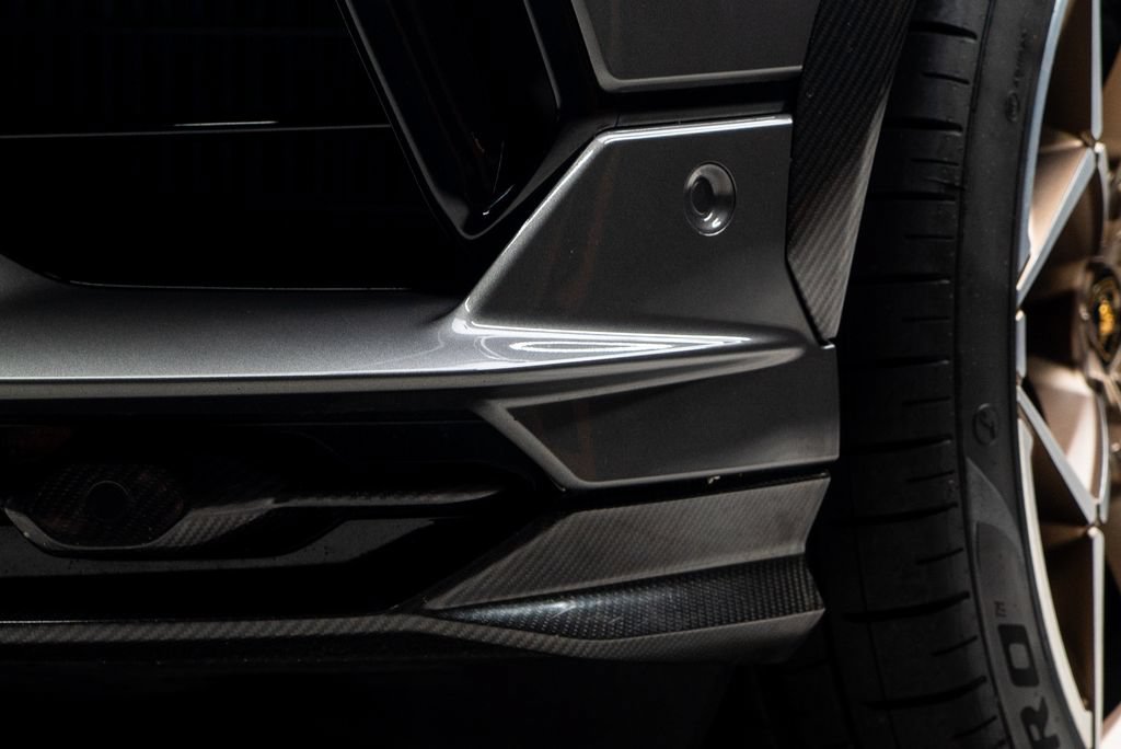 Used 2023 Lamborghini Urus Performante AWD/4WD image 8