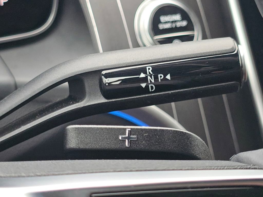 Used 2025 Mercedes-Benz GLC 300 4MATIC image 35