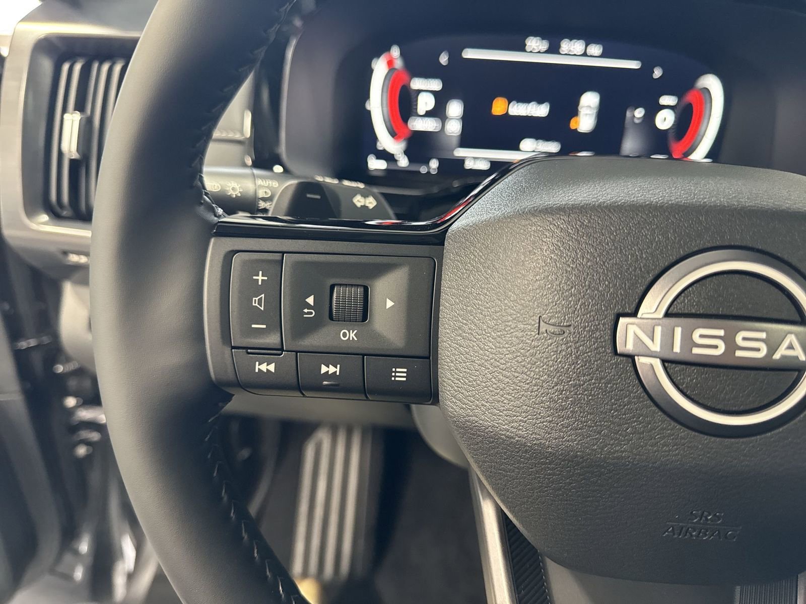 New 2026 Nissan Pathfinder SL AWD/4WD image 18