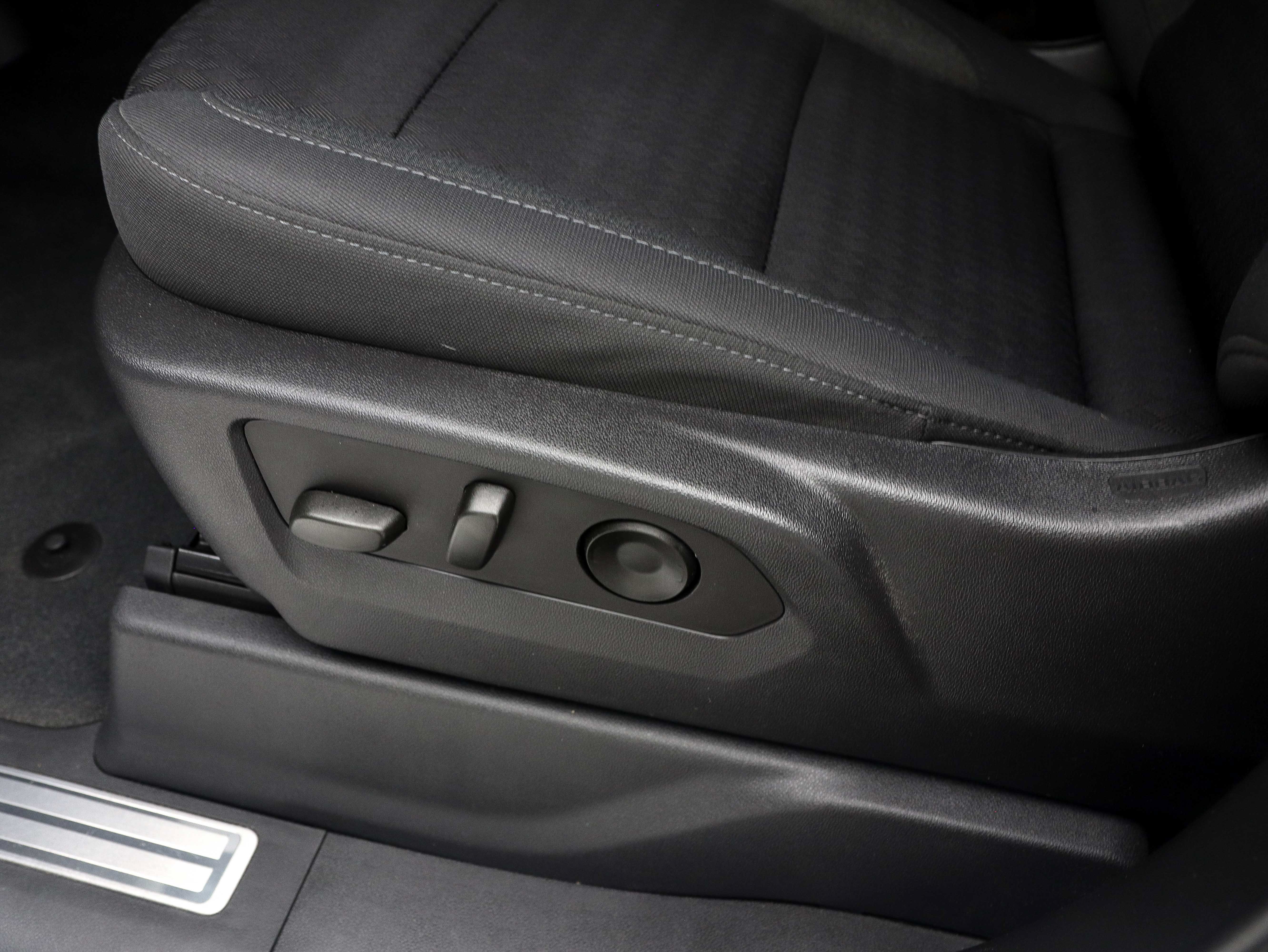Used 2024 Chevrolet Silverado 2500 LT AWD/4WD image 19