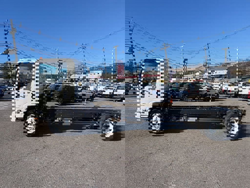 New 2024 Chevrolet Low Cab Forward image 4