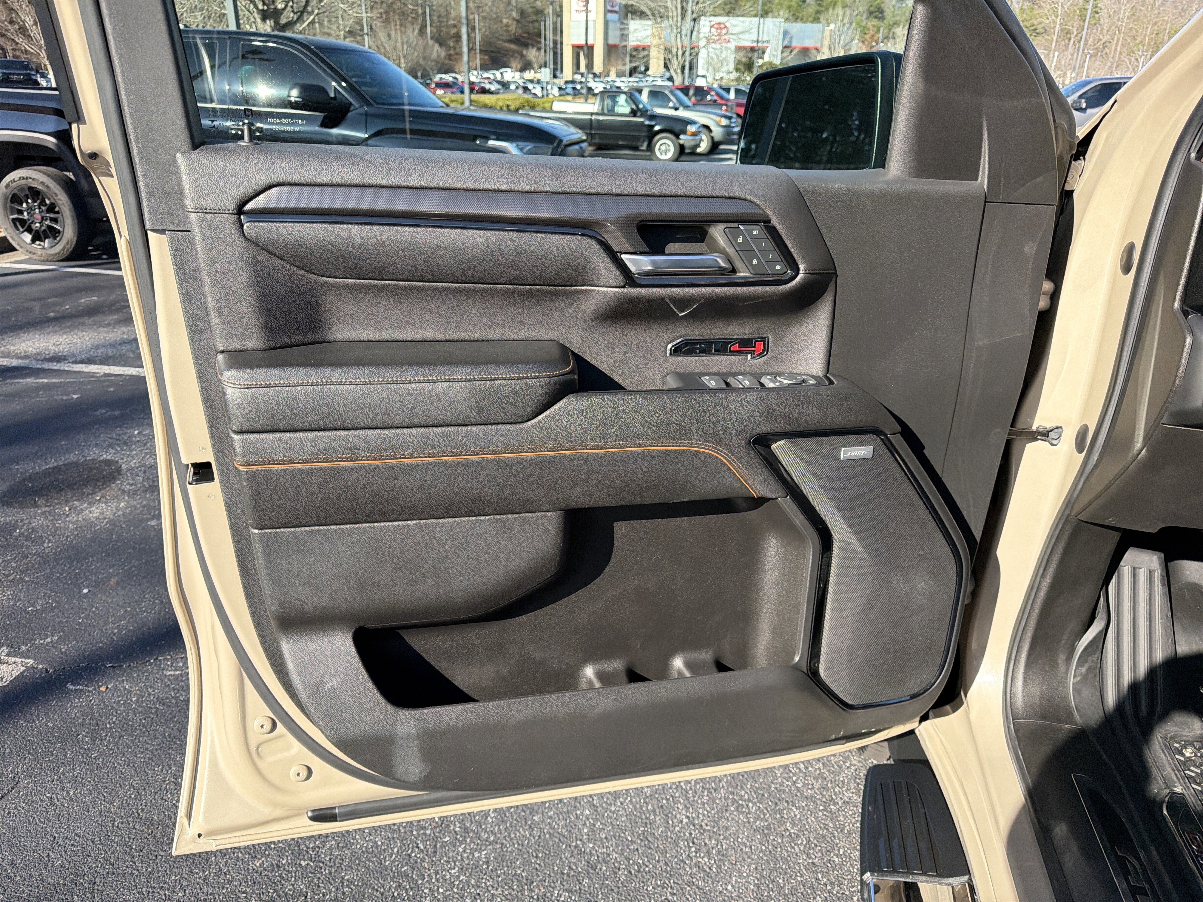 Used 2023 GMC Sierra 1500 AT4 w/ Technology Package image 10