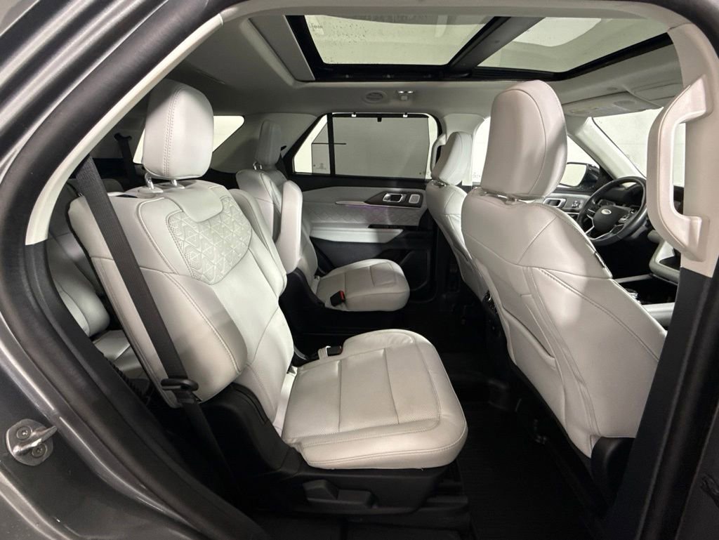 Used 2025 Ford Explorer Platinum w/ LUX Leather Package AWD/4WD image 5