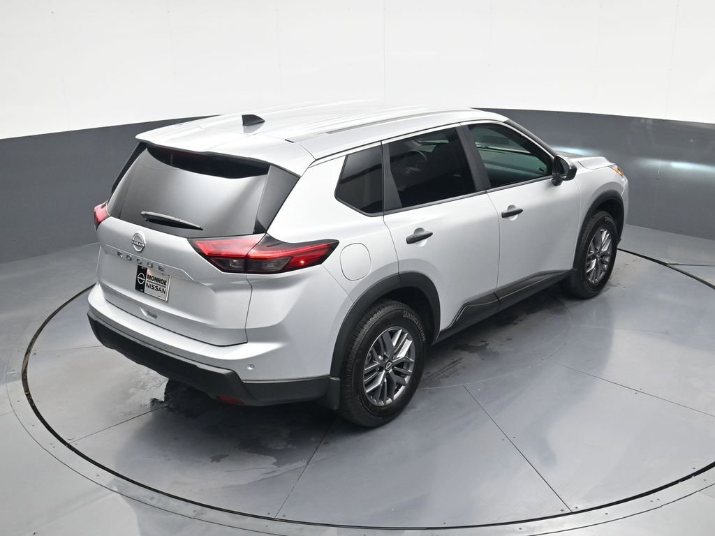 Used 2025 Nissan Rogue S FWD image 29