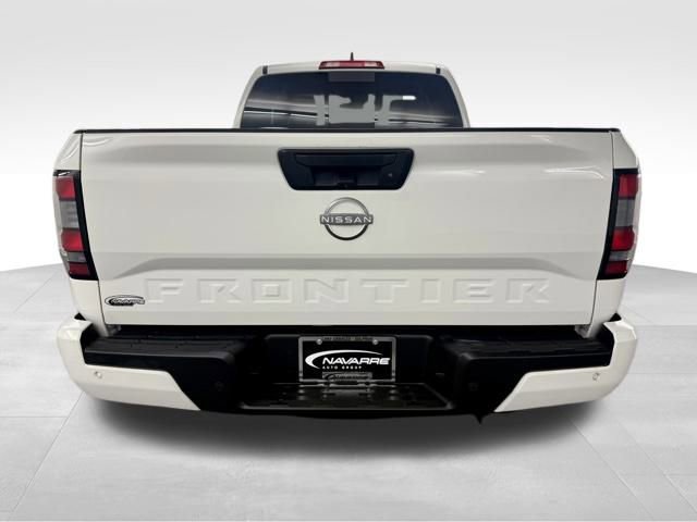 Used 2025 Nissan Frontier SV image 8