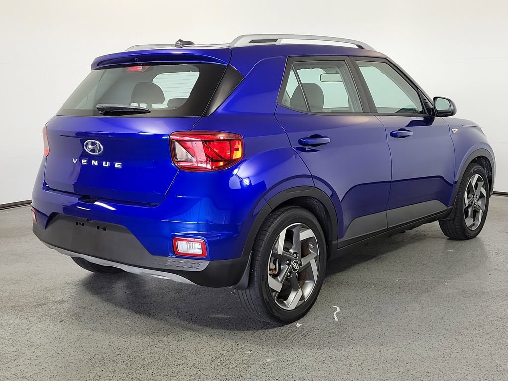 Used 2023 Hyundai Venue SEL FWD image 6