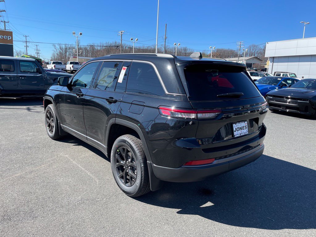 New 2026 Jeep Grand Cherokee Altitude AWD/4WD image 5