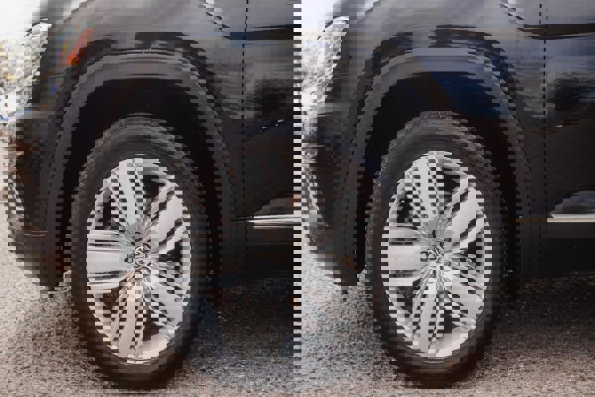 Used 2018 Volkswagen Atlas SEL Premium image 11