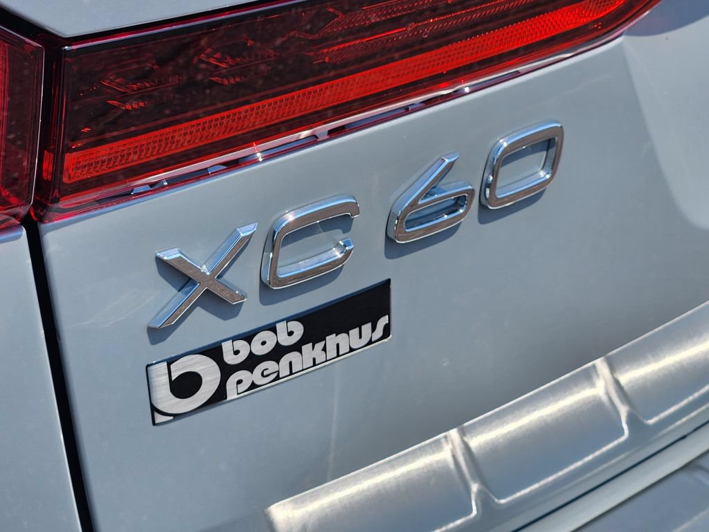 New 2026 Volvo XC60 T8 Ultra w/ Climate Package PRO AWD/4WD image 31