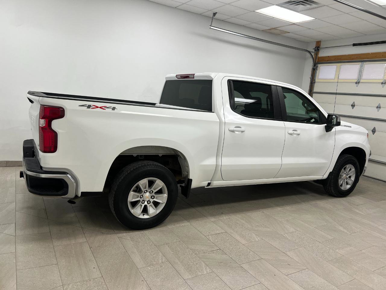 Used 2025 Chevrolet Silverado 1500 LT image 15